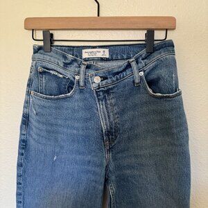 Ultra High Rise 90s Straight Jean Medium Wash Size 26